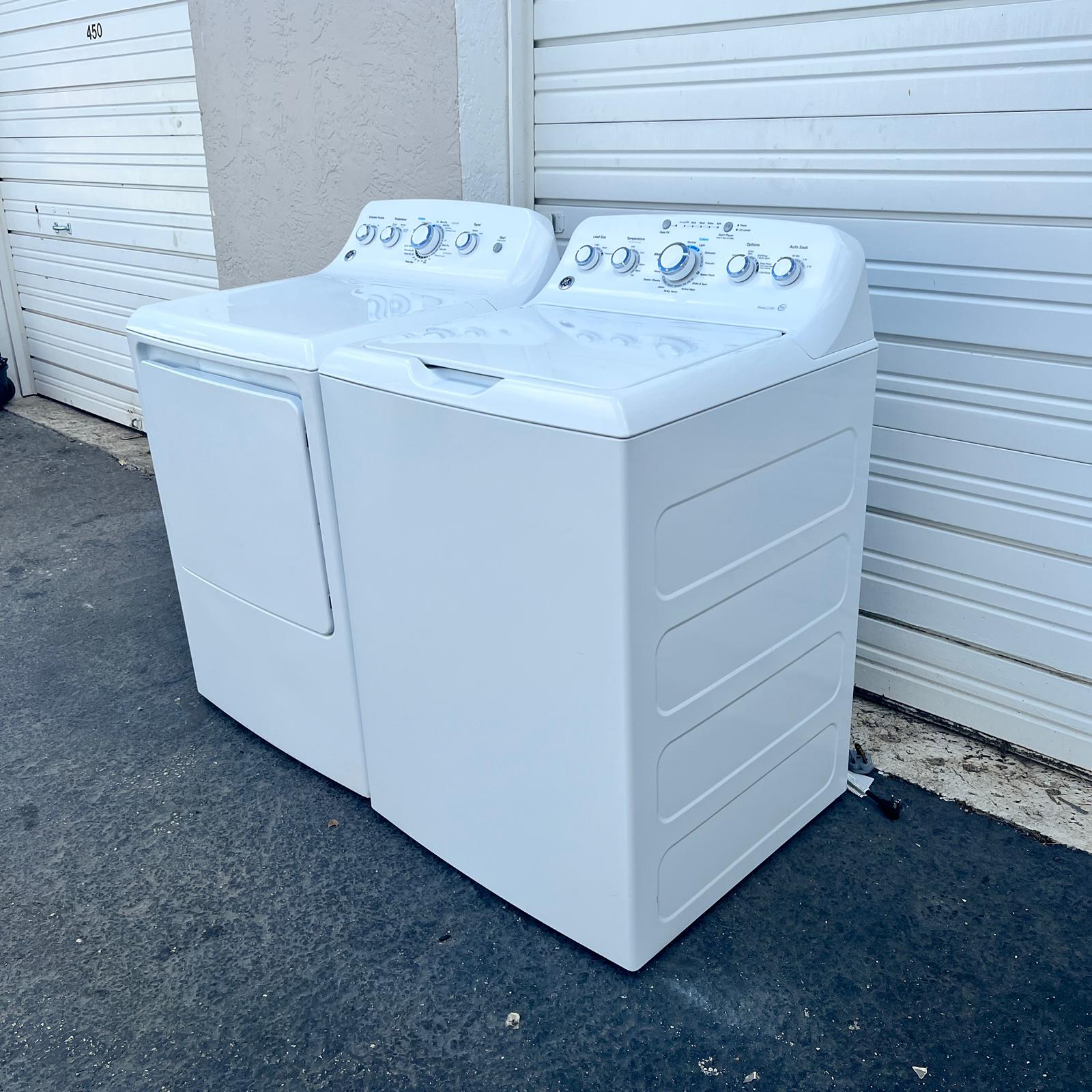GE Washer and Dryer Set. GE Washer and Dryer Set.